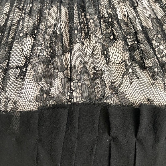 NWT BCBG Black Silk/Lace Cap Sleeve Party-Top - Picture 4 of 16